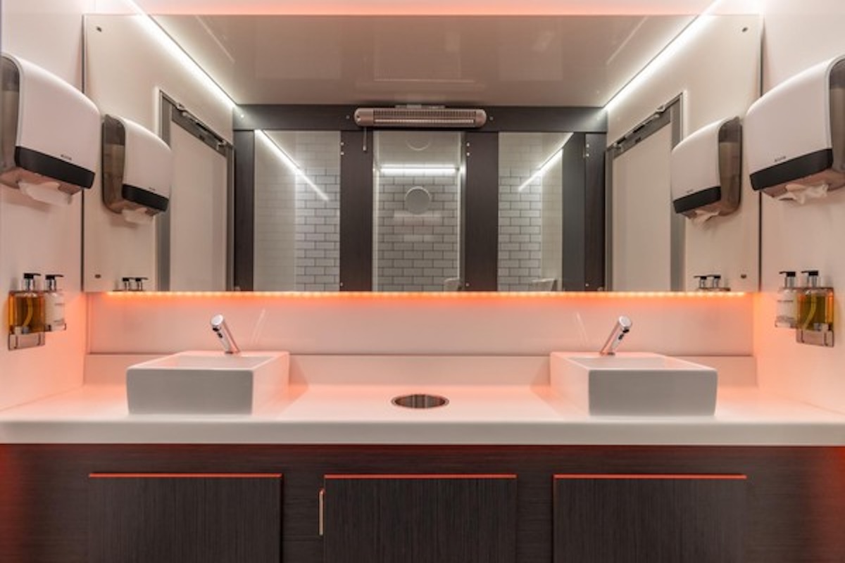 2+1 Luxury Trailer Toilets (2)